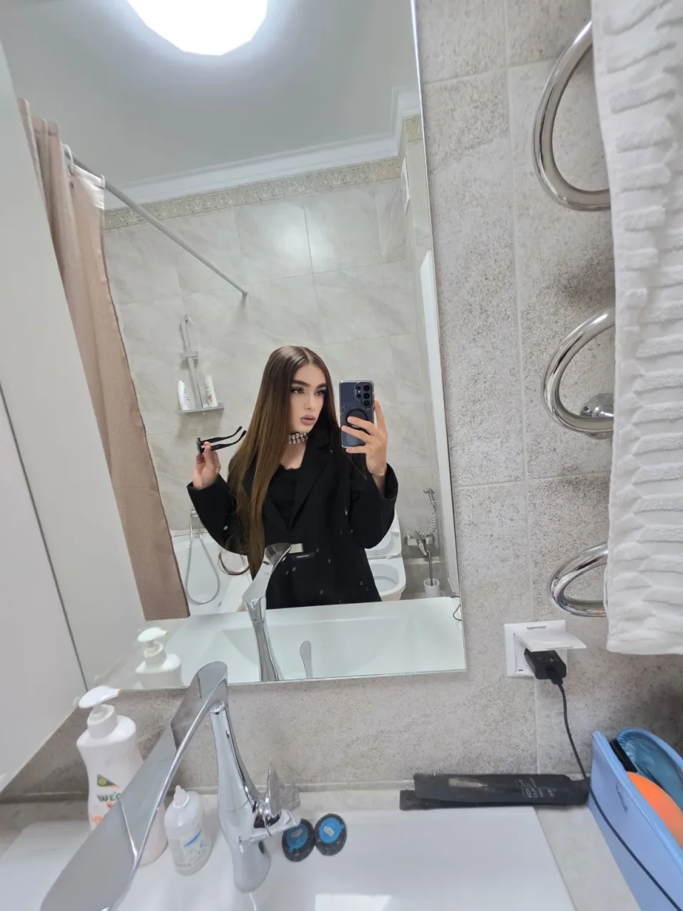 Куколка Астана — дополнительный кадр, Астана